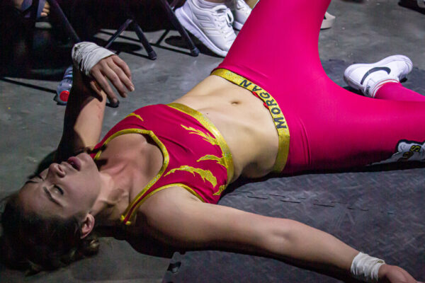 Woman-Wrestler-Collapsed